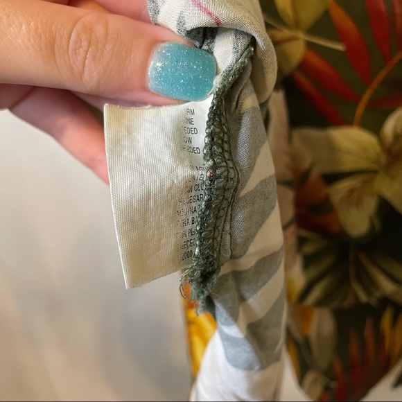 Basic Editions Palm Frond Button Down Crop Shirt M - Picture 10 of 10